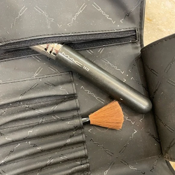 Wallet size Mac Make up and brush holder - Picture 13 of 15